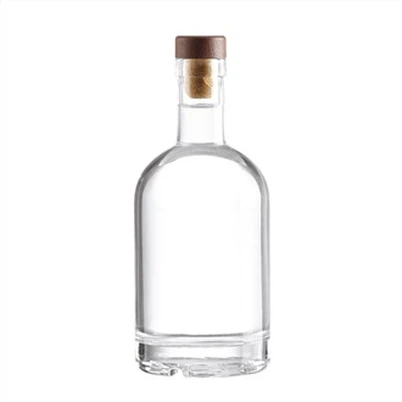 Sticla transparentă de vodcă cu platformă