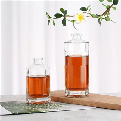 Recipient de sticlă pentru whisky